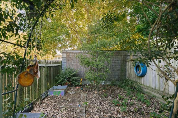 7 Lockhart Avenue Milson_27