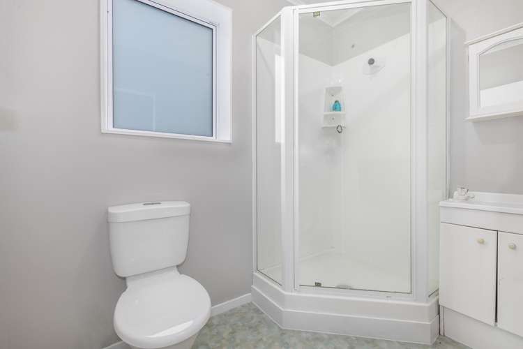 9 Ayr Place Papakowhai_25