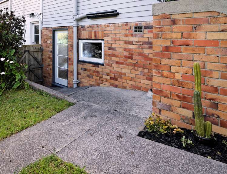 86a Tiverton Road New Windsor_14