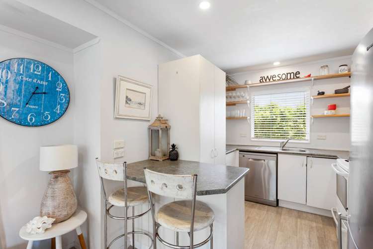 2/16 Knott Road Stanmore Bay_7