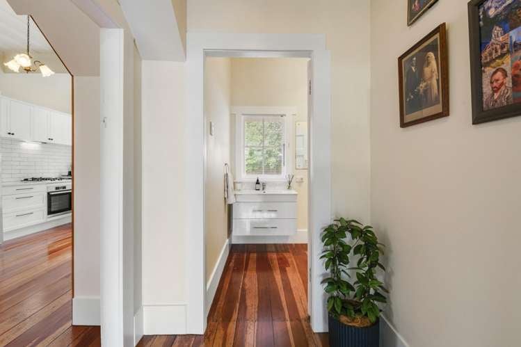 6 Valley Road Northcote_14