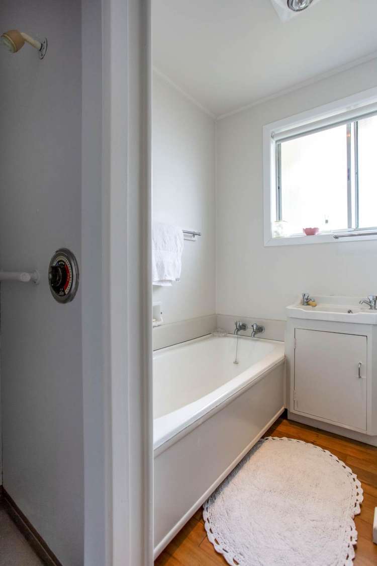 2/73 Vodanovich Road Te Atatu South_12