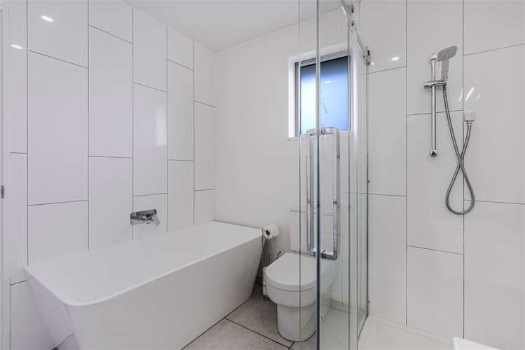 126 Huntsbury Avenue Huntsbury_16