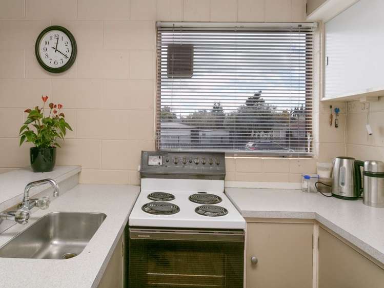 17 Tawa Street Hilltop_3