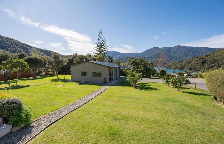 2 Worlds End Road Penzance_14