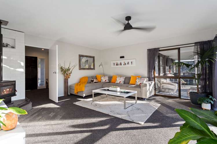 2 Woodfield Place Woodend_7