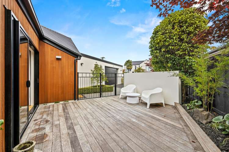 15 St Andrews Square Strowan_9