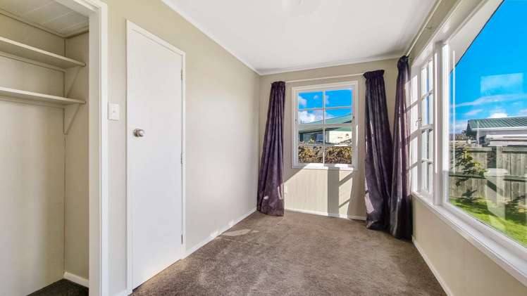 18 Byron Grove Owhata_10