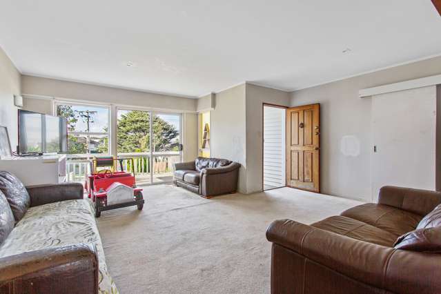 8 Lympne Lane Mangere_3