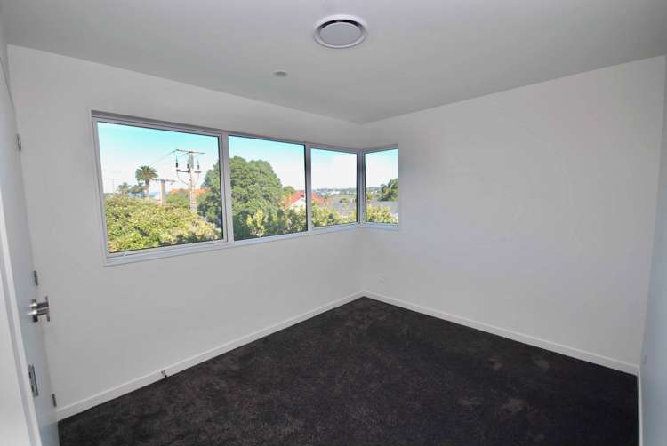 1/4 Jutland Road Hauraki_13