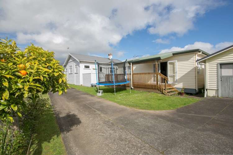 2 Wattle Street New Lynn_11