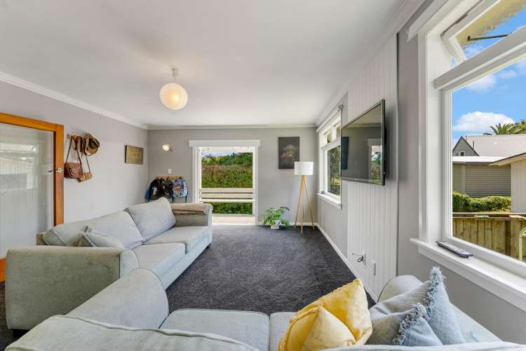 41 Cumming Street Okato_11