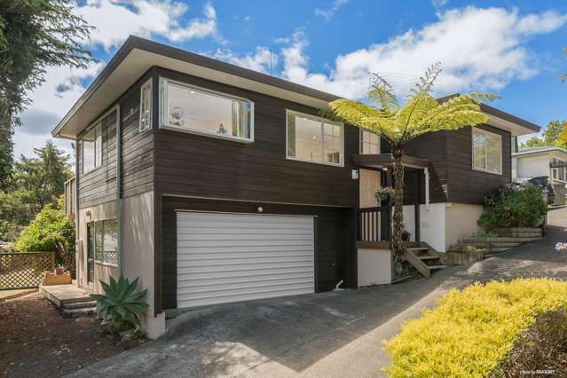 2/67 Totaravale Drive Totara Vale_1