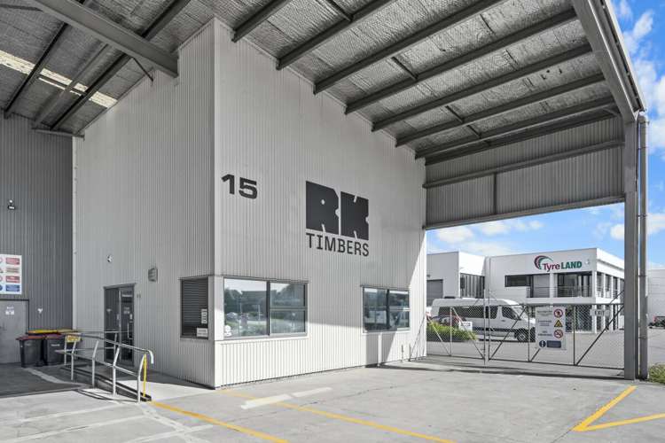 13-15 Edmonton Road Hornby_5