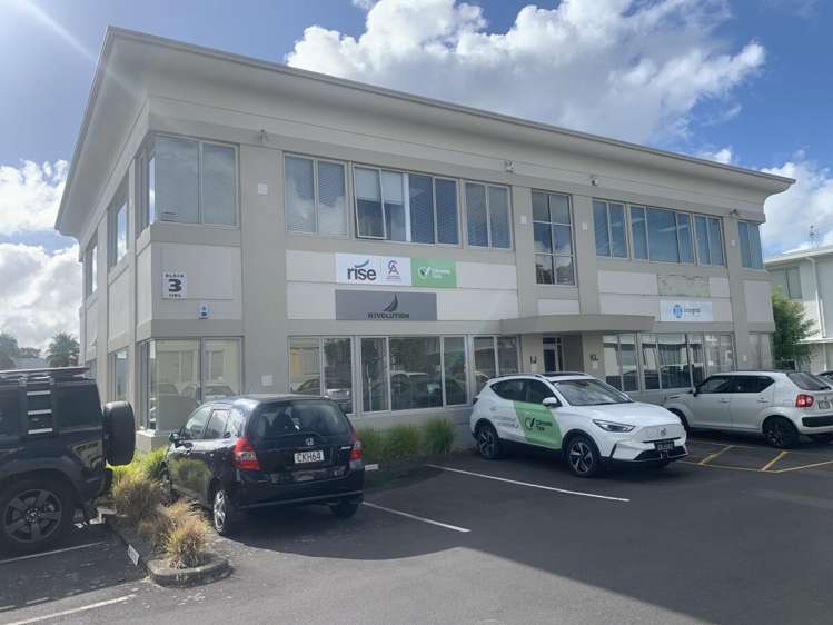 Unit i, 44-46 Constellation Drive Rosedale_0