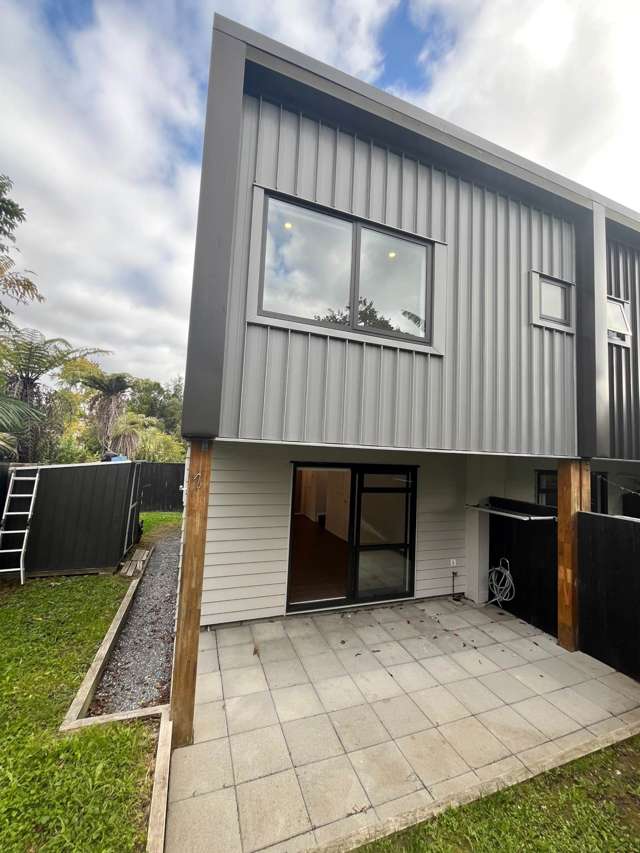 Lovely 2 Bedroom Townhouse