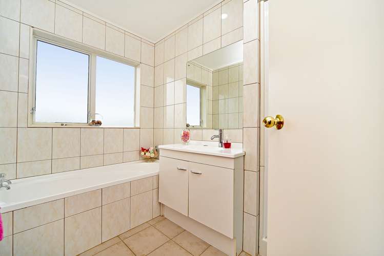 5 Camberley Court Manurewa_13