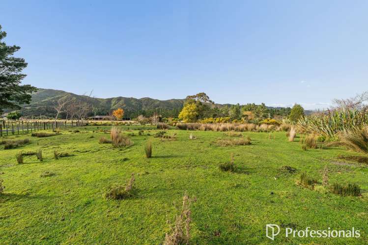 157 Upper Fitzherbert Road Wainuiomata_25