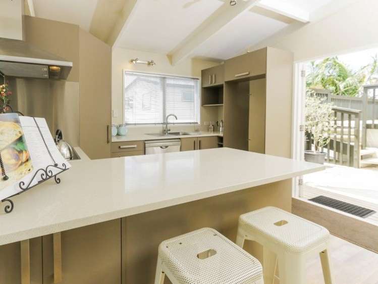 2/244 Meola Road Point Chevalier_2