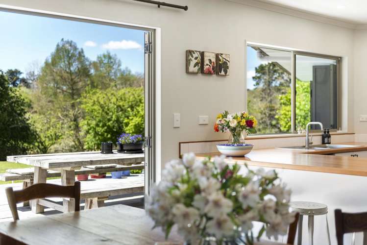 19 Valley Road Waitoki_5