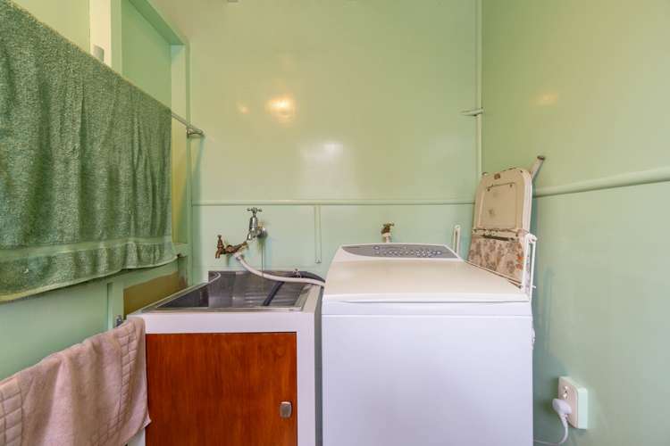 36 Home Street Manapouri_17