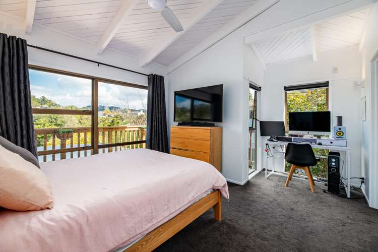 5 Derwent Crescent Titirangi_9