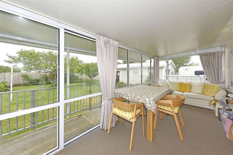 52 Wycola Avenue Hei Hei_12