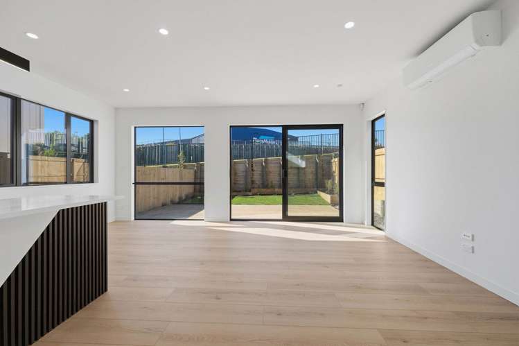 17 & 23 Wira Lane Silverdale_8