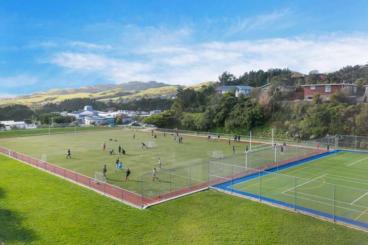 44 Bracken Road Paparangi_13