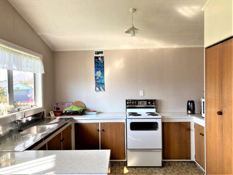 84 Grey Street Waitara_18