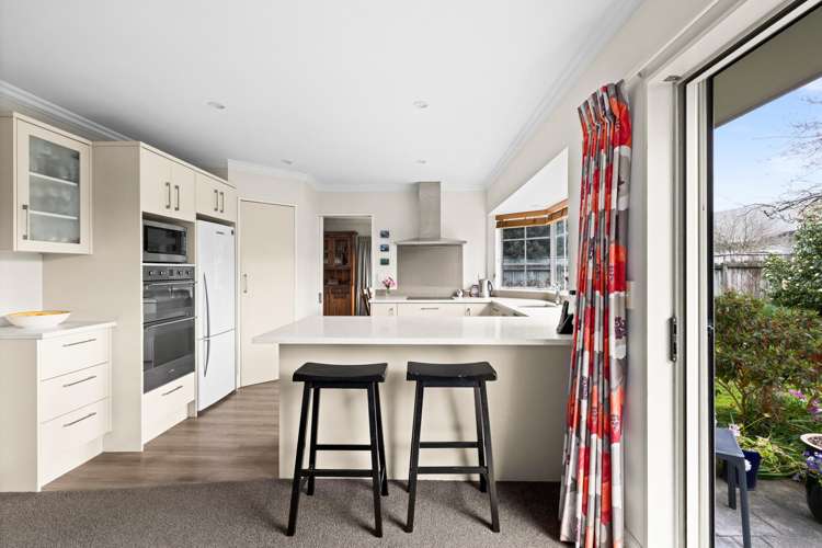 70 Whiting Crescent Greenmeadows_13