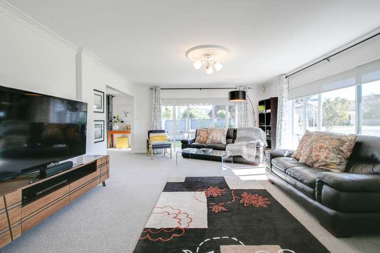 2 Fern Grove Taradale_7