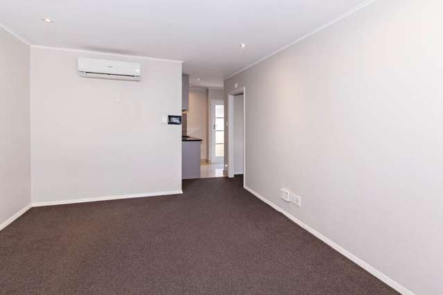 2/15 Campbell Road Royal Oak_1