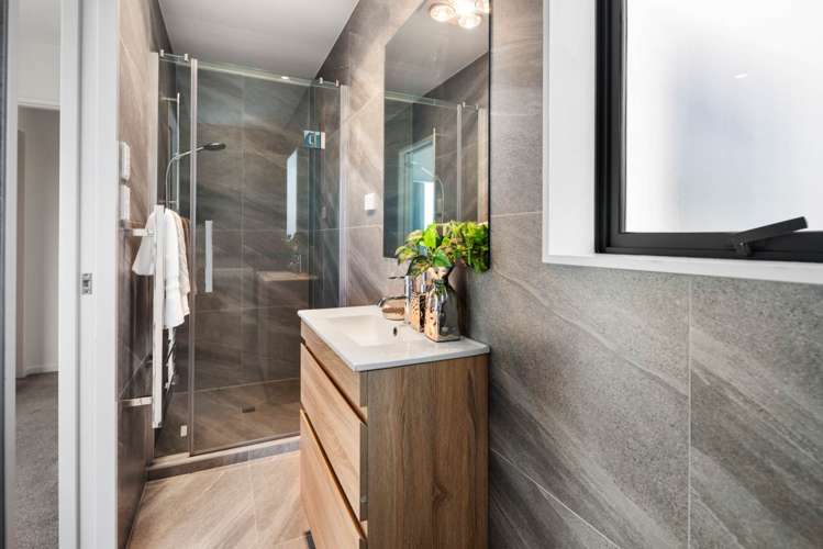 2b Robin Lane Browns Bay_18