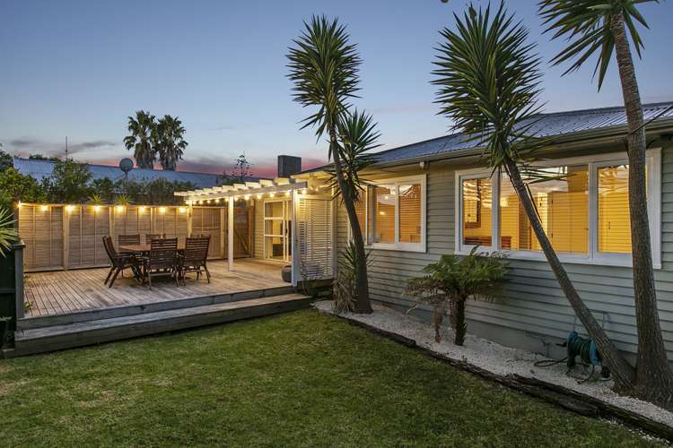 1/51 Lancaster Road Beach Haven_2