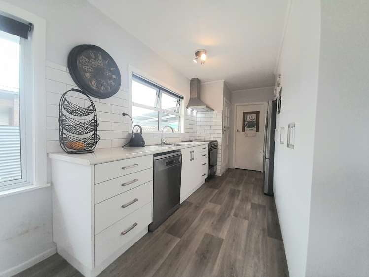 28 Apollo Parade Milson_12