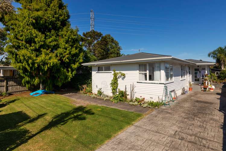 44 Cobham Crescent Kelston_0