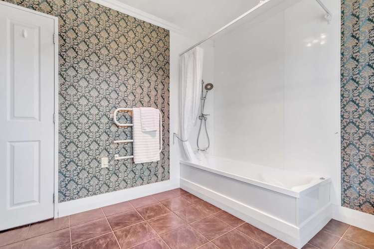 8 Cochrane Street Fairy Springs_16