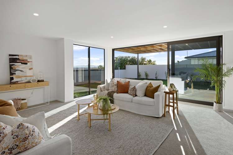 35 Te Awakura Terrace Mount Pleasant_15