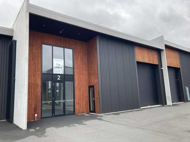 Modern Industrial/Commercial Unit - Hamilton Airport Precinct