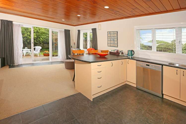 1/141 Edmonton Road Te Atatu South_5