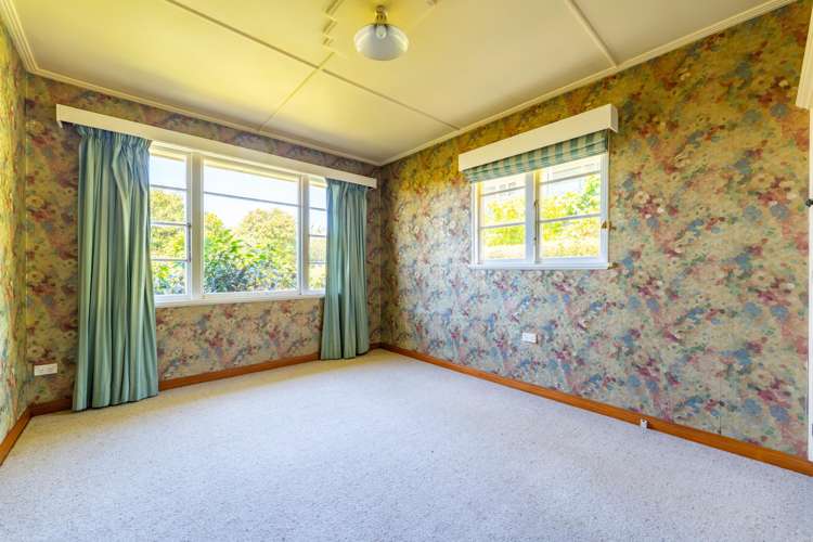 1 & 2/28 Nile Street Highfield_10