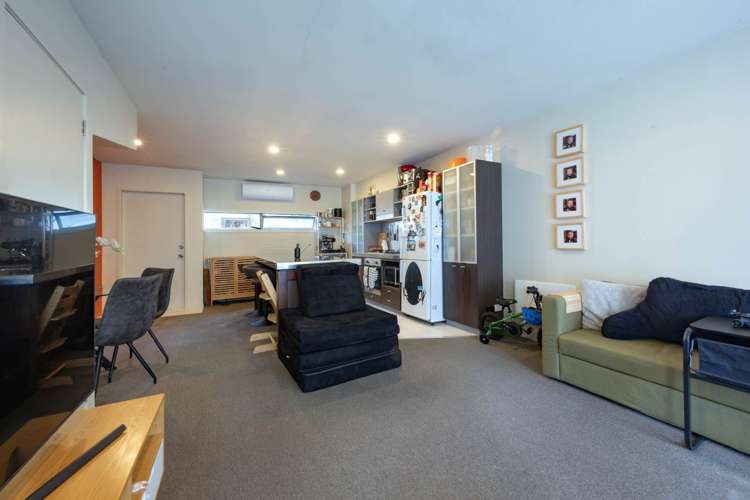 64/21 Hunters Park Drive Three Kings_3