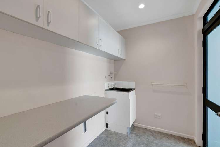 37 Pembroke Road East Stratford_27