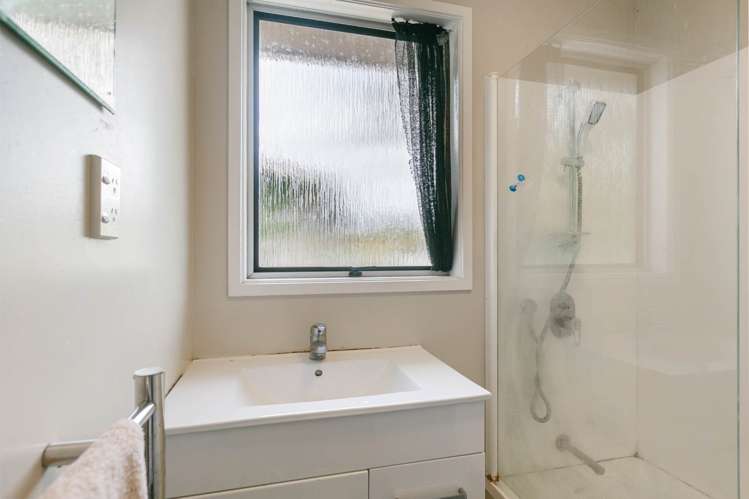 32 Larissa Avenue Henderson_11