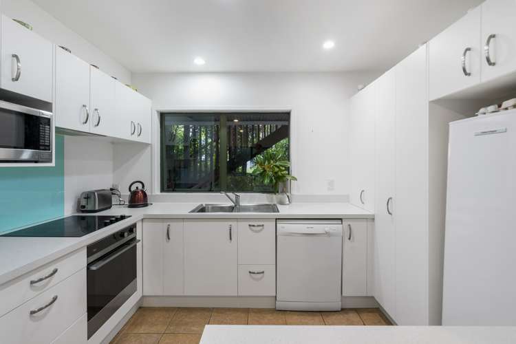 8 Rosecamp Road Beach Haven_9