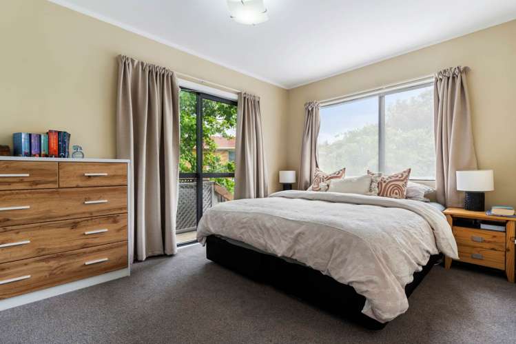2/67 Cascades Road Pakuranga Heights_5