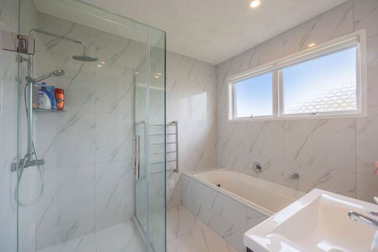 2/4 Rangitoto Terrace Milford_18