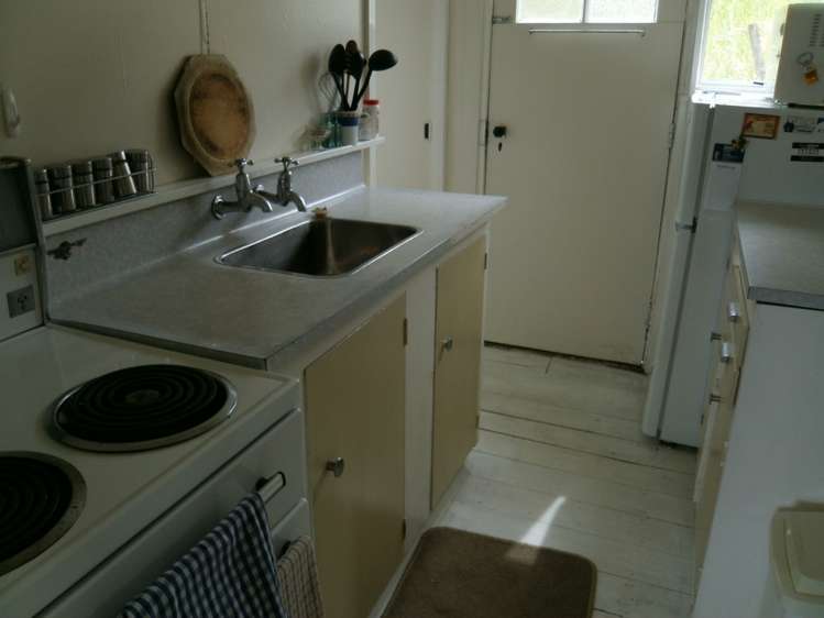 34 Esplanade Kaka Point_5