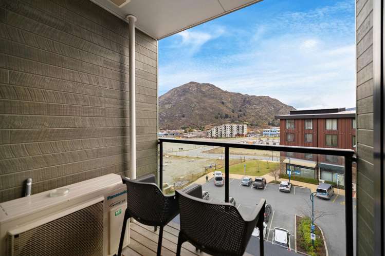 307/30 Red Oaks Drive Frankton_7